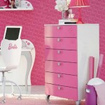 Detalhes: Comoda do quarto da Barbie
